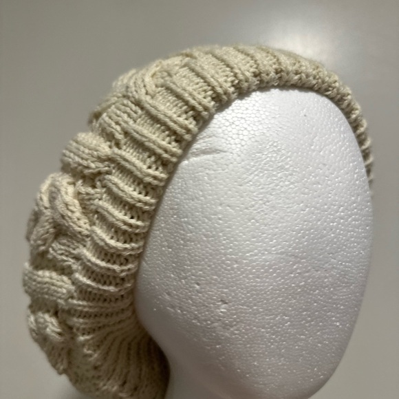 NWOT Women’s Cream OS  slouchy beanie cable-knit beret. Fleece Lined. - Picture 8 of 11